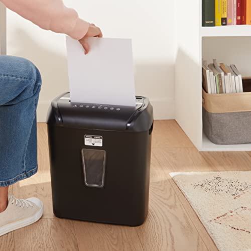 Cross Cut Paper and Credit Card Shredder with 4.8 Gallon Bin M92615
