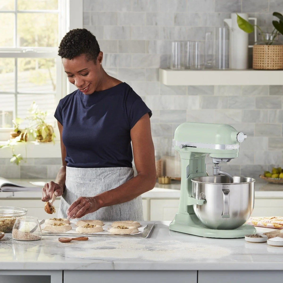 Stand Mixer with 7 Quart Bowl J603