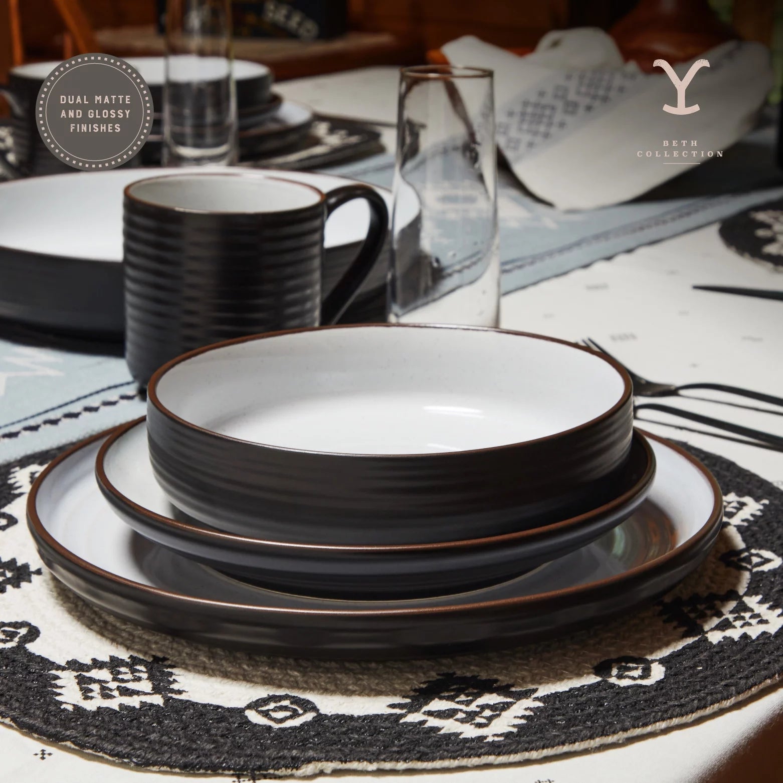 12-Piece Ceramic Dinnerware Set X698059