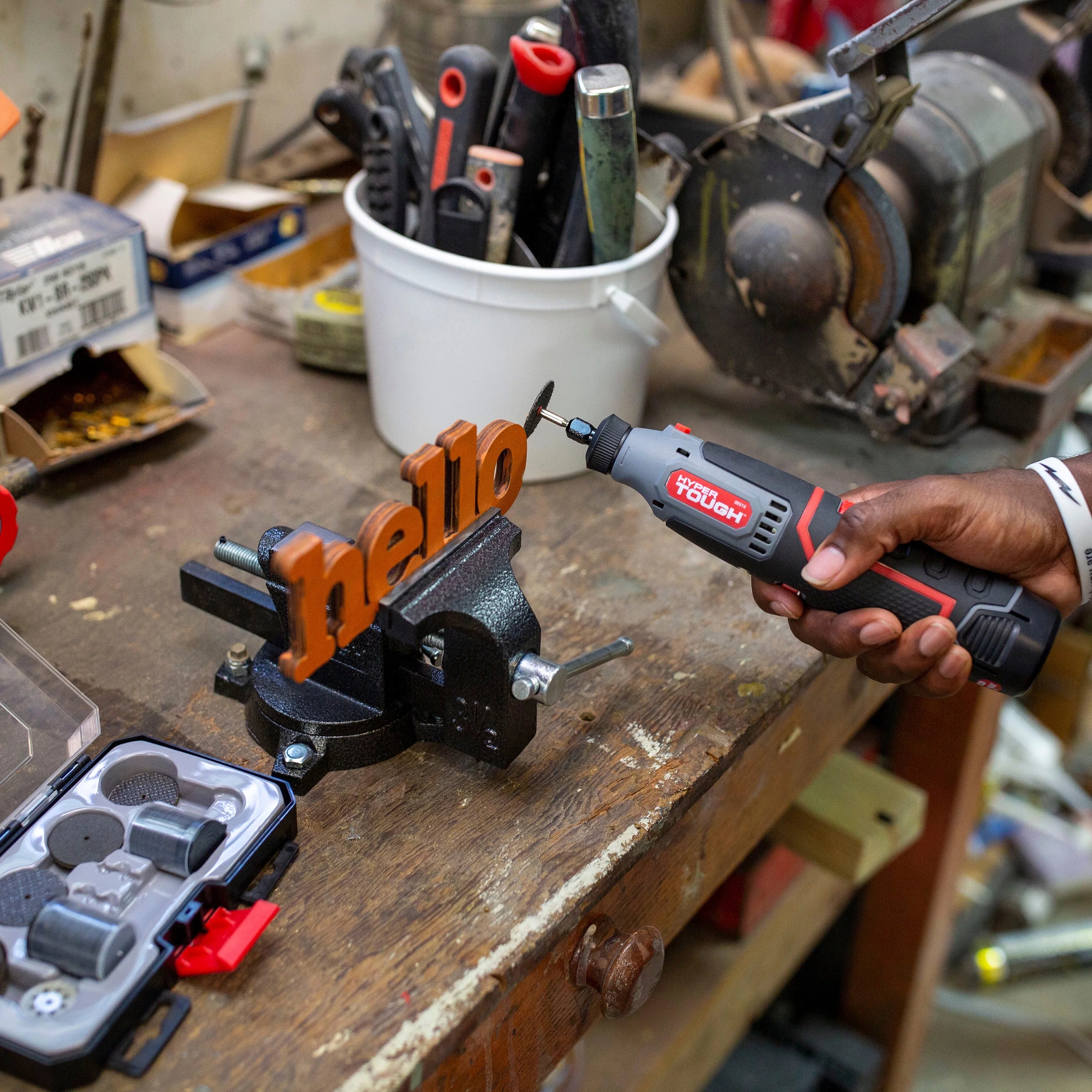 Rotary Tool with 40 Accessories, 1.5Ah Battery and Charger T992050
