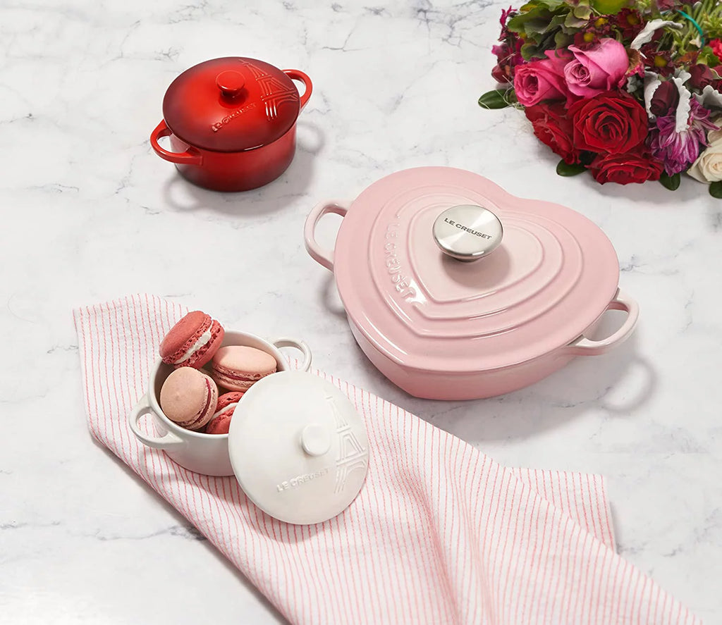 White Mini Round Cocotte with Gold Heart Knob K836