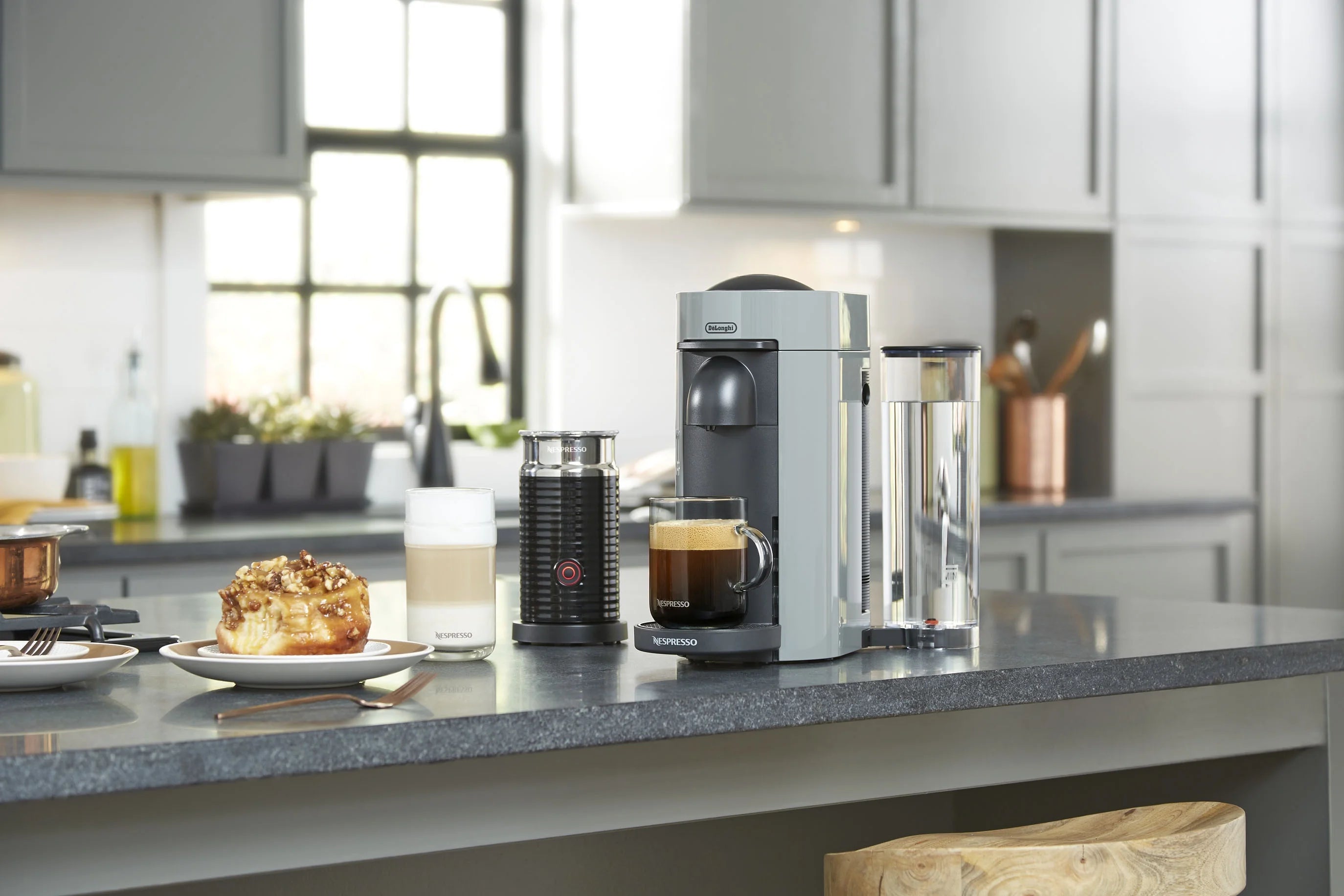 Coffee and Espresso Machine with Aerocinno, Gray R9040