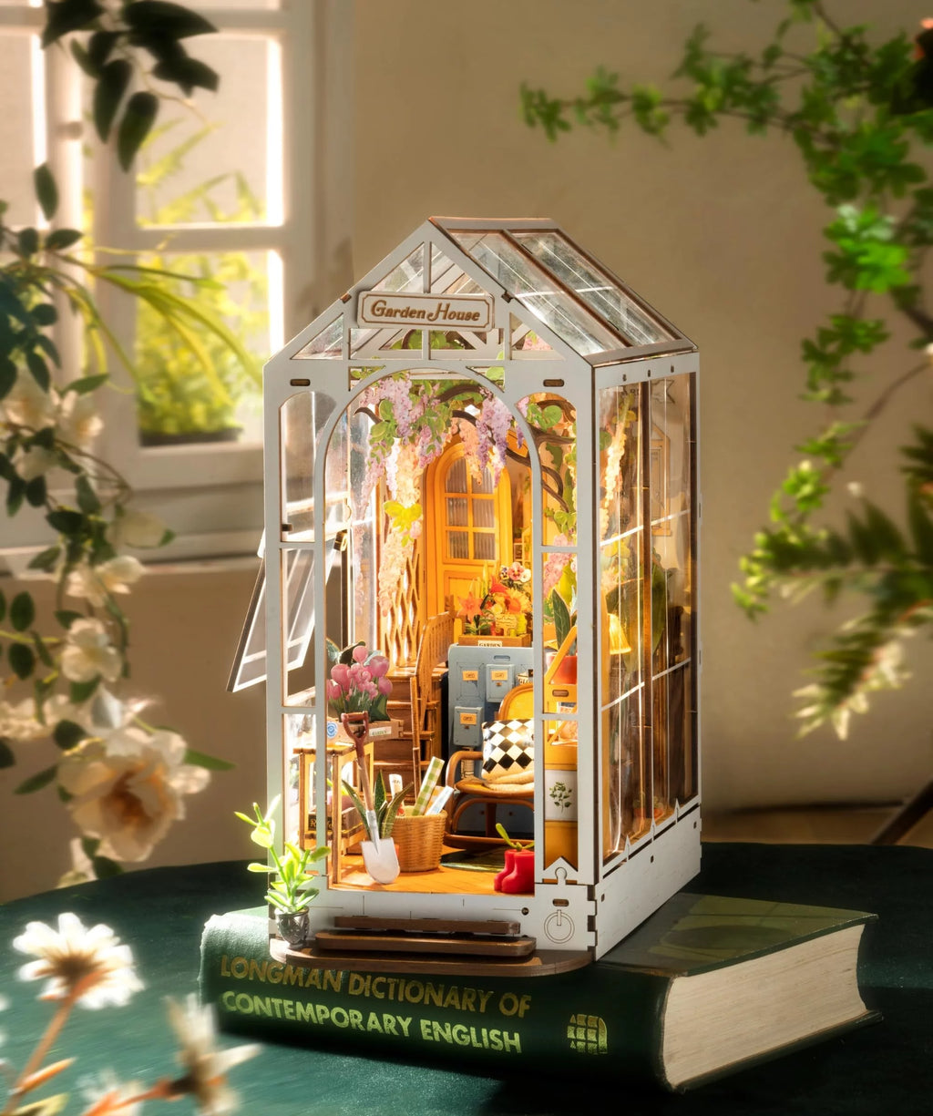 Book Nook Kit DIY Miniature House with LED Light Bookshelf Insert Decor O228447