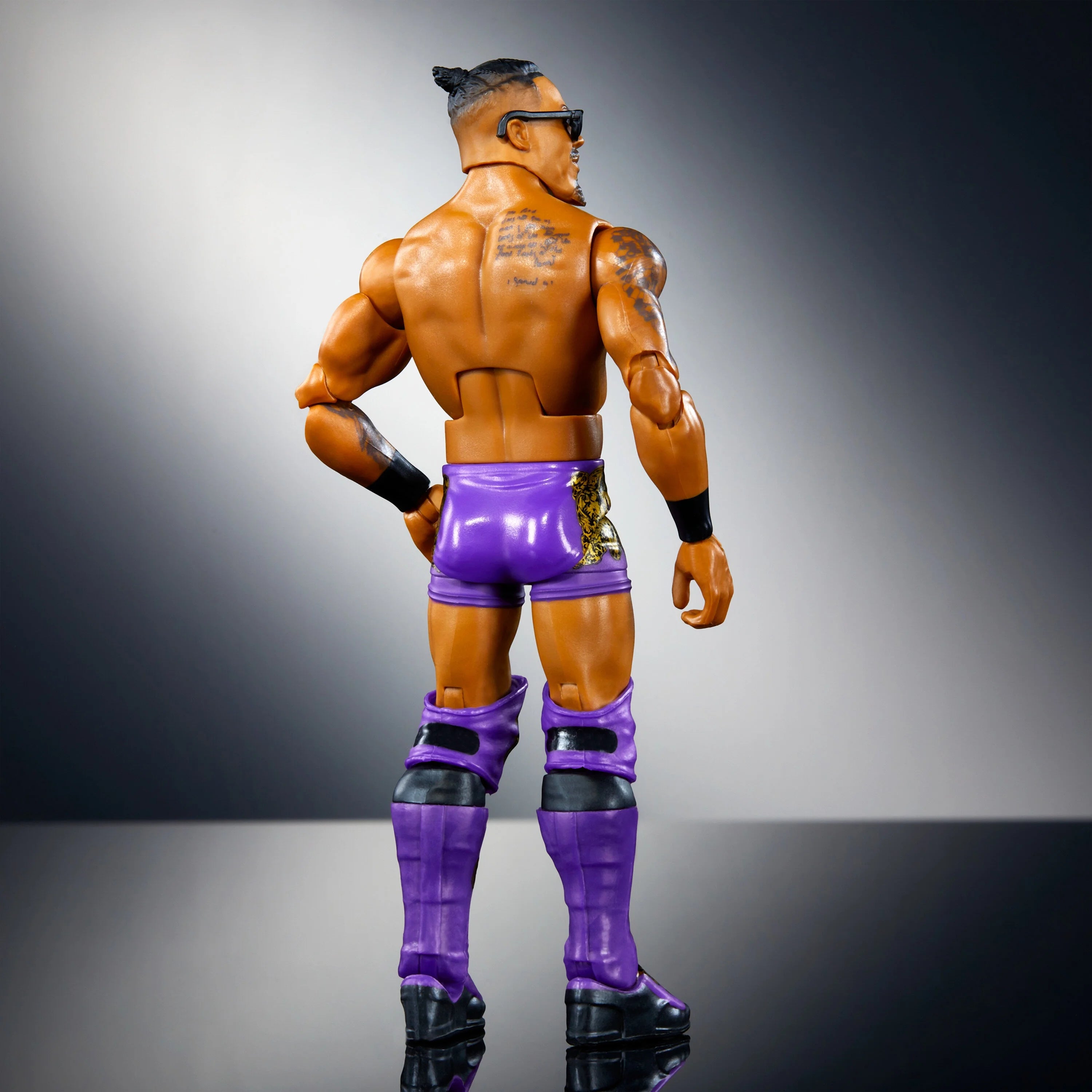 6-inch Carmelo Hayes Action Figure with Articulation & Accessories U5700