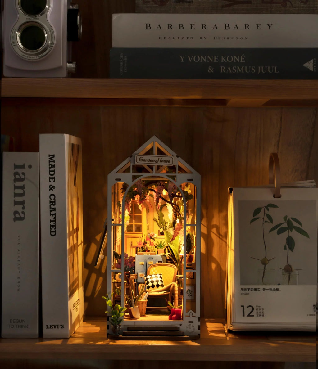 Book Nook Kit DIY Miniature House with LED Light Bookshelf Insert Decor O228447
