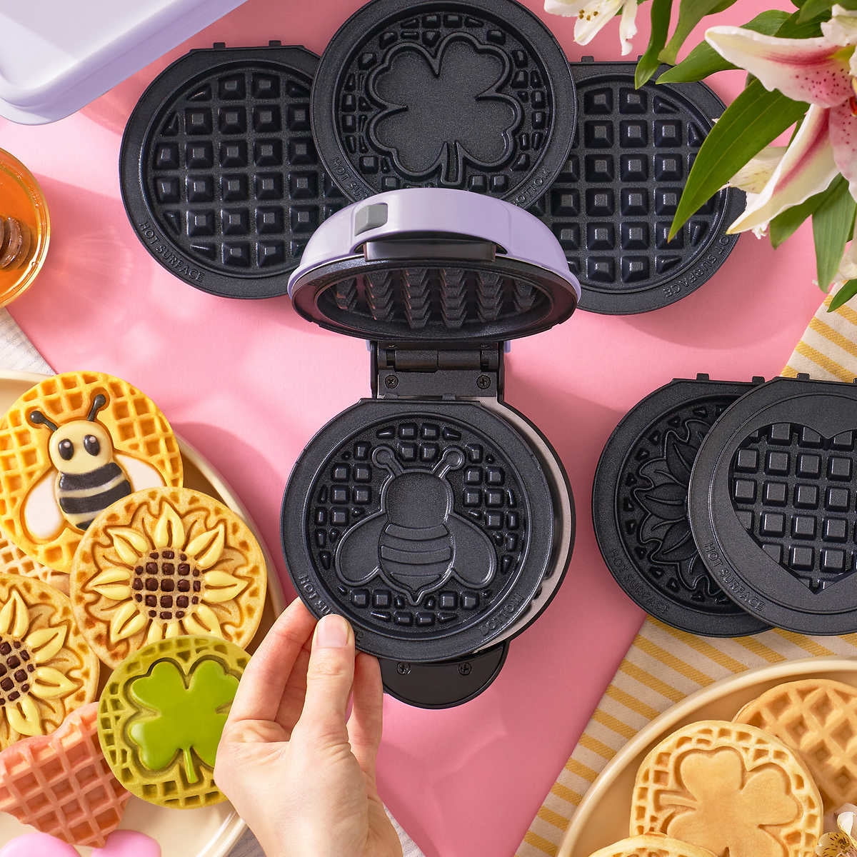 Mini Waffle Maker with Removable Plates H718