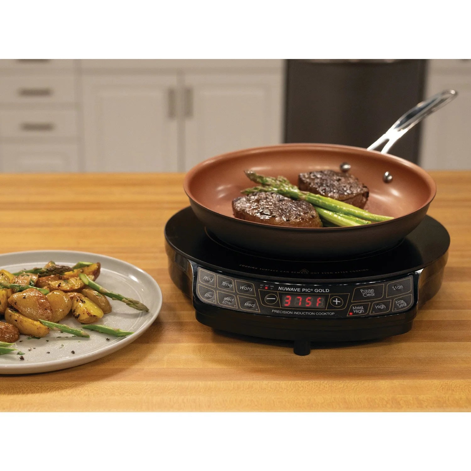 Induction Cooktop with 10.5 Inch Pan L222