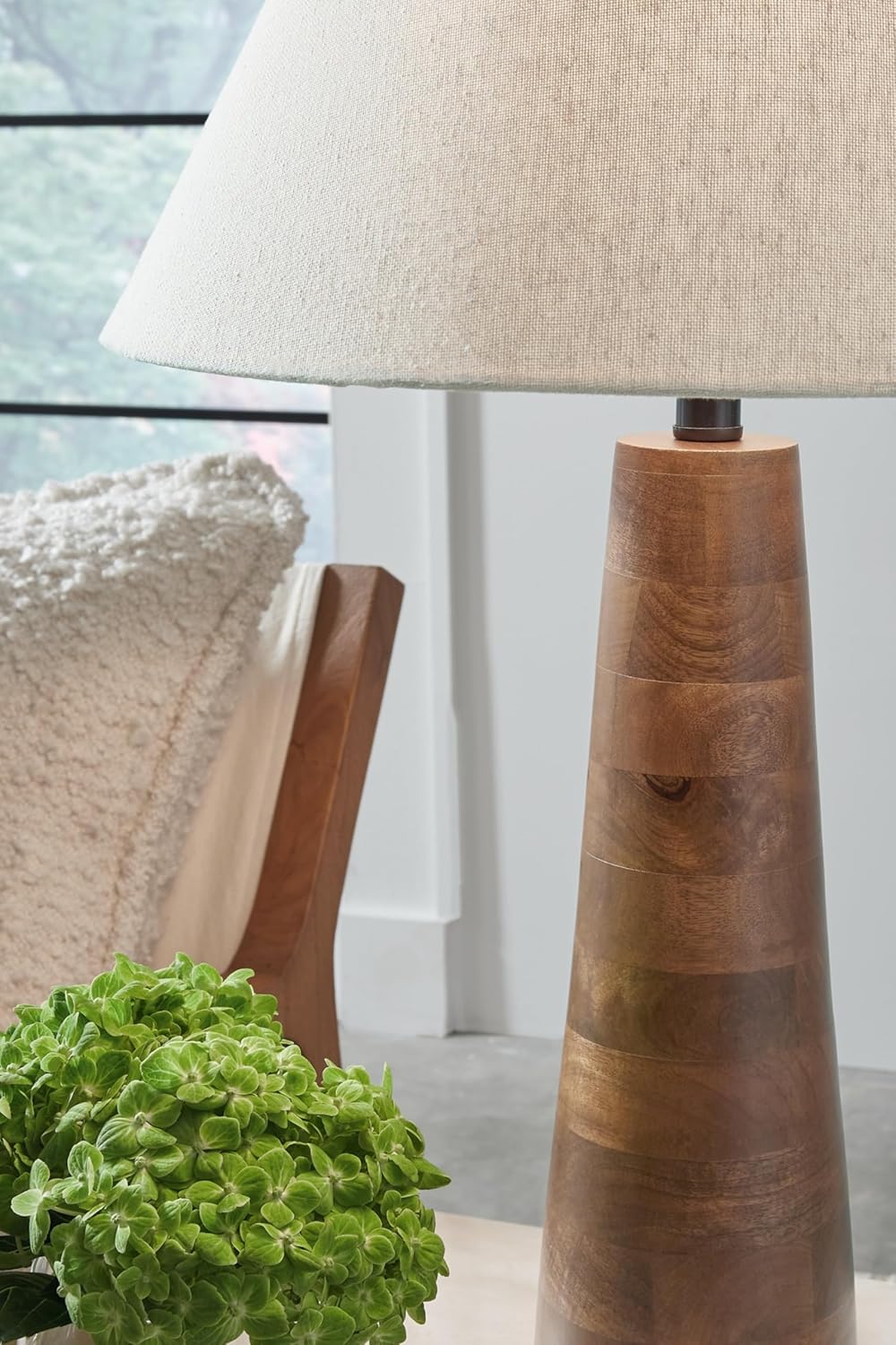 Contemporary Wood Table Lamp with 3-Way Switch Y22853