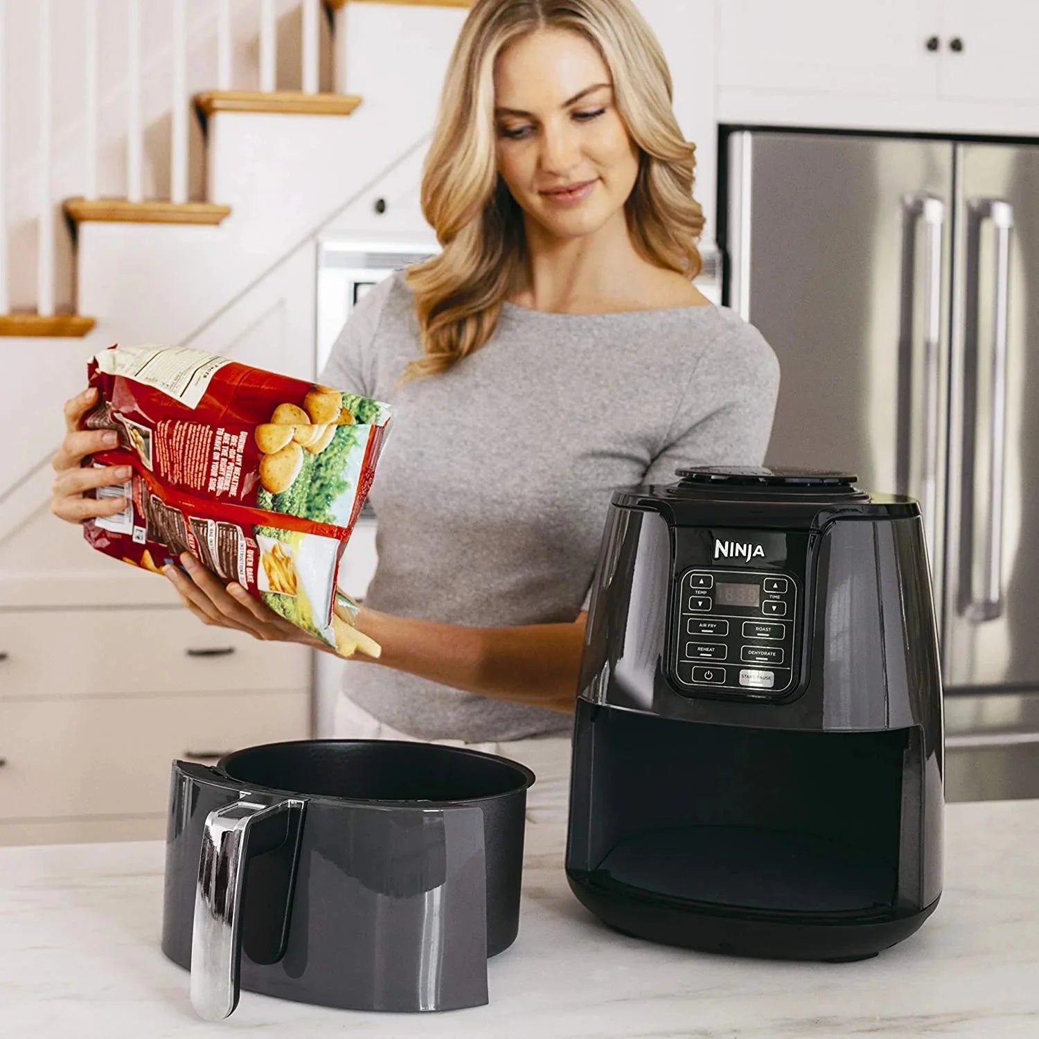 Air Fryer 4 Quart, Crisps Roasts Reheats Dehydrates, Grey Y8023