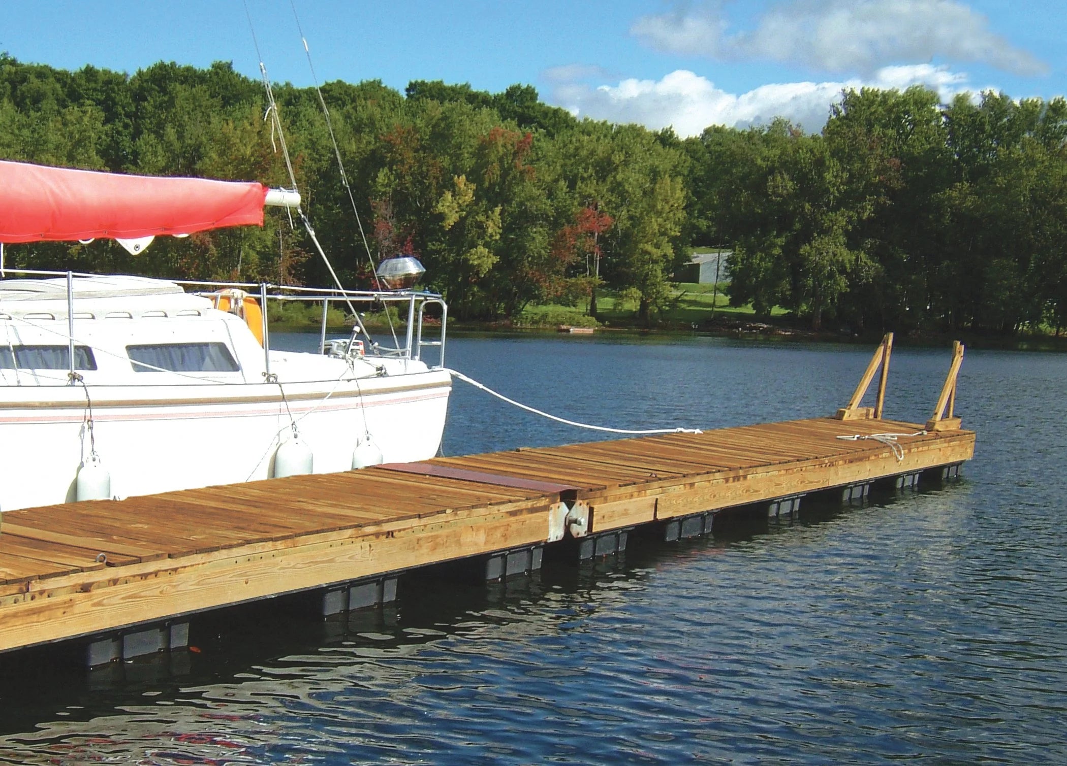 Dock Float 24" L x 36" W x 12" H, Max Load 335 lbs X988