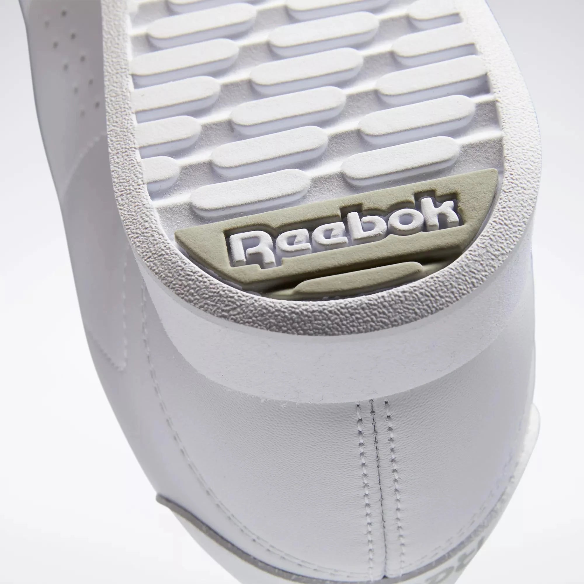 Women's Classic Sneakers L378339