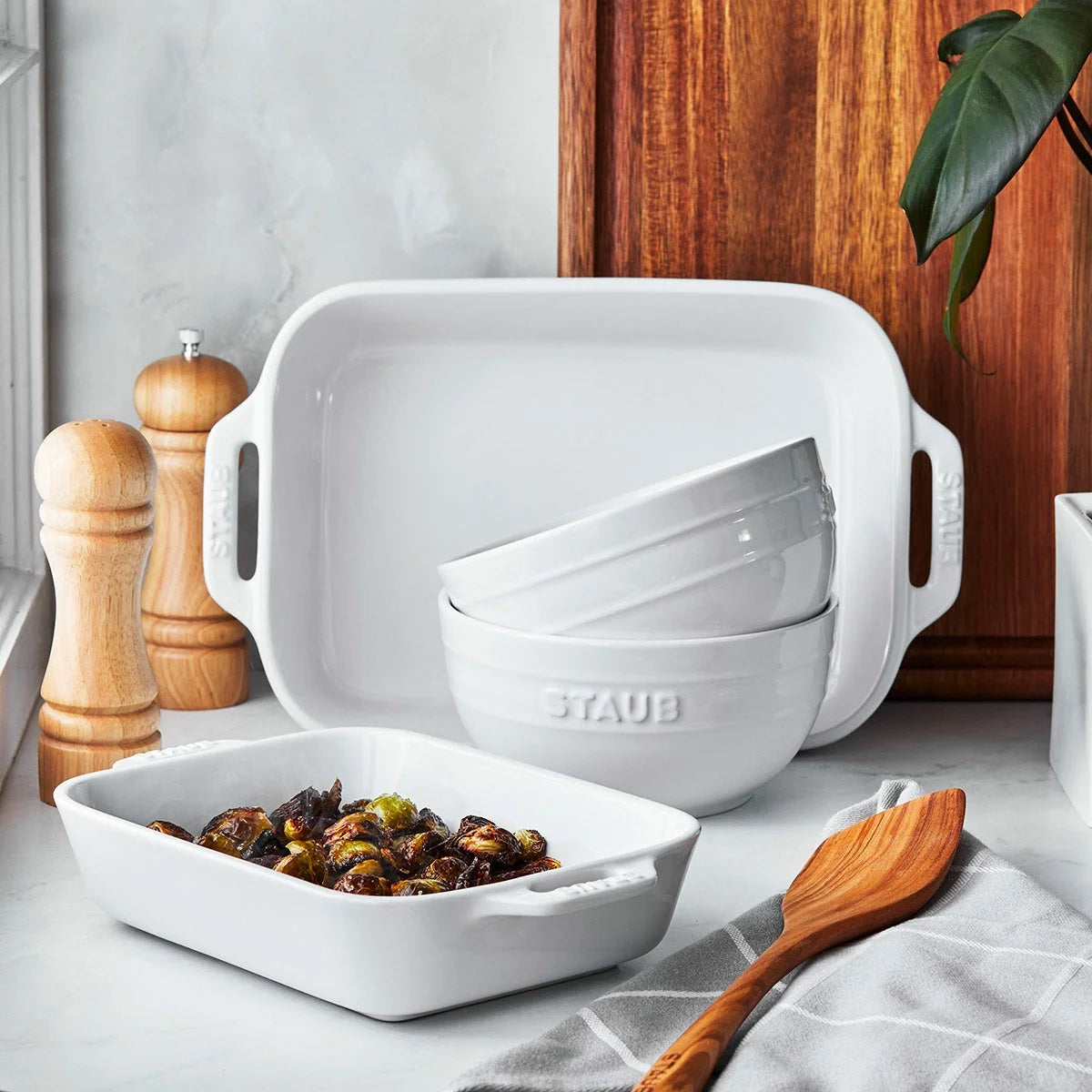 Ceramic 4-Piece Baker's Set for Baking A1323