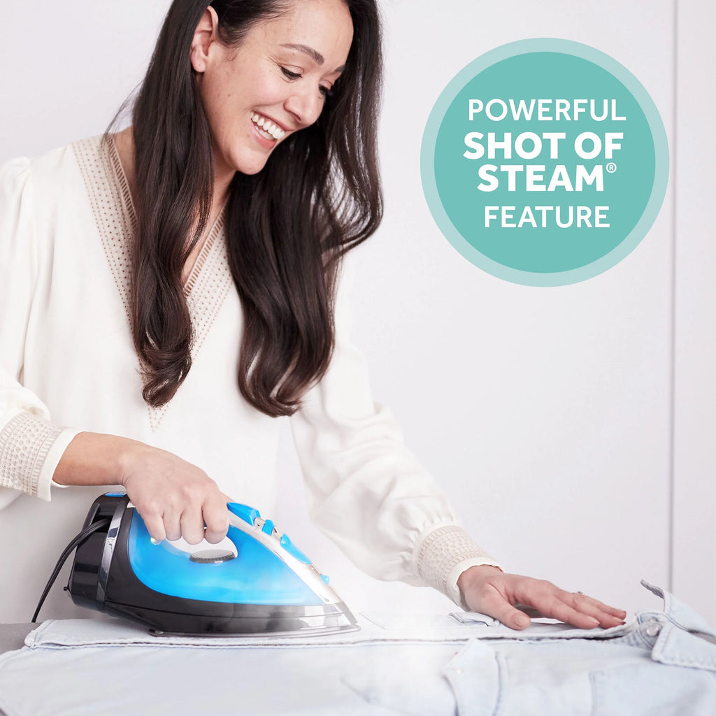 1400W Steam Iron with Shot of Steam and Retractable Cord C2167